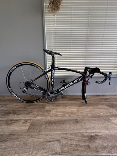 RIDLEY NOAH RS ロット・ベリソルチームカラー ロット・スーダルの4人