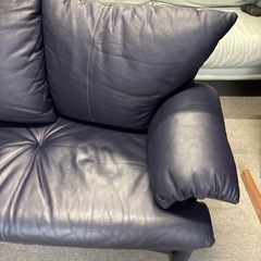大特価❗️カリモク家具 3人掛けレザーソファ ブルーの画像