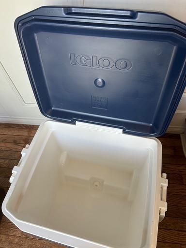 イグルー(Igloo)58L大容量クーラーボックス ハンドル・キャスター付き
