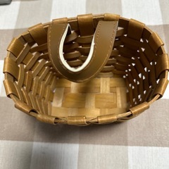 木のカゴの画像