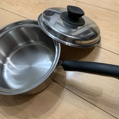 【高級】厚手ステンレス　ビタクラフト７層　 フライパンと、別売小さい鍋
の画像