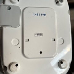 東芝 TOSHIBA マイコン小型炊飯器 黒釜 3合炊きRC-5MFM-2019
年製の画像