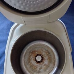 アイリスオーヤマ 炊飯器 5合 (使用品)の画像