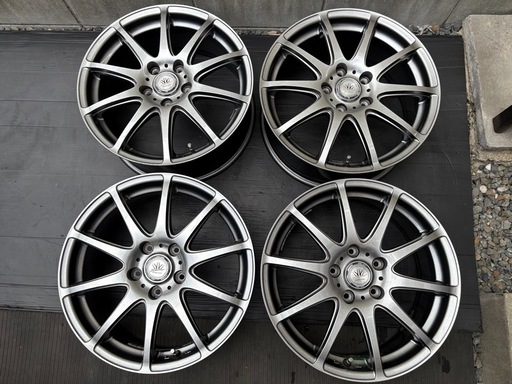 BADX ロクサーニスポーツ 17インチ 7J +55 114.3 5穴４本⛰️