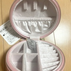 【新品 タグ付き】おぱんちゅうさぎ アクセサリーケース 刺繍入りピンクの画像