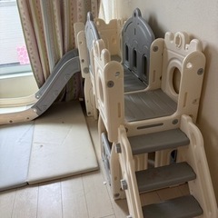 【引き取り限定】室内すべり台付きプレイハウス お城デザインの画像