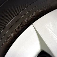 スタッドレスタイヤ 4本 2023年製 175 65R15 84Q トヨタ　アクアの画像