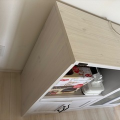 食器棚の画像
