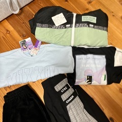 新品タグ付き多数140〜160サイズの画像