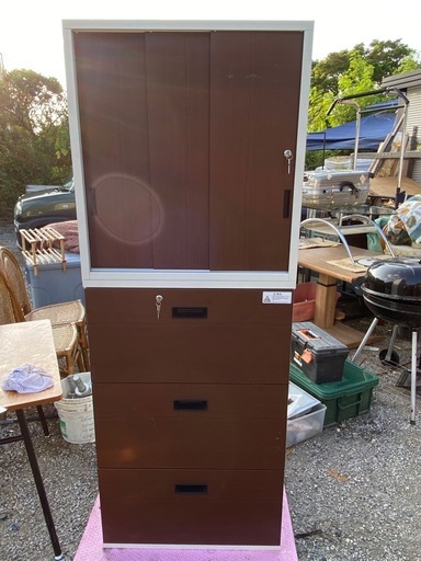 デザインスチール製キャビネット