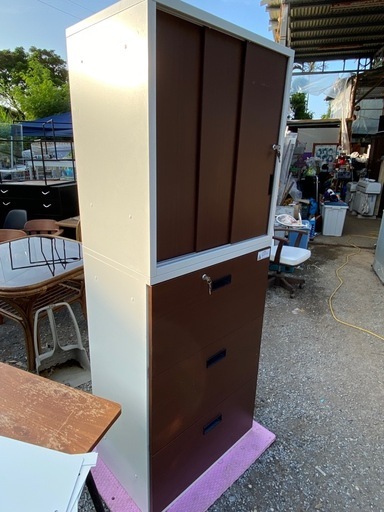 デザインスチール製キャビネット