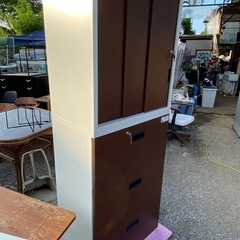 デザインスチール製キャビネットの画像
