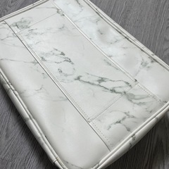 キャリーケースバックの画像