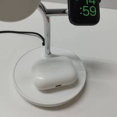 【良品】ELECOM W-MS04WH ワイヤレス充電器/3台同時充電/for Apple Watch,iPhone,AirPods seriesの画像