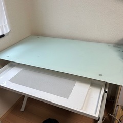 ニトリパソコンデスクの画像