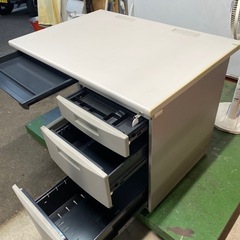 オフィスデスク　　1000✖️700✖️700
の画像