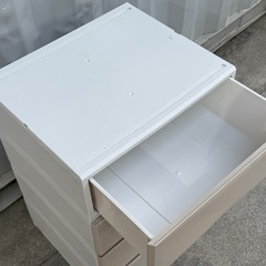 商談中】無料で！プラチェスト◇4段◇ホワイト&ベージュ◇差し上げますの画像