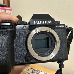富士フイルム X-S10 ＋ XC35mm F2 レンズセット（美品の画像