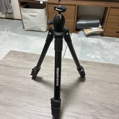 Manfrotto 三脚 COMPACT Light フォトキット アルミ 4段 ブラック MKCOMPACTLT-BKの画像