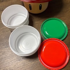 新品未使用品スーパーキノコ🍄お弁当箱＆小さいマスコット3個セットの画像