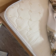 セミダブルベッド　 ポケットコイルマットレス つき付きの画像