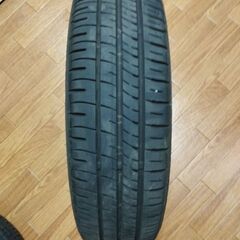 スペアタイヤとバンク時交換用タイヤの画像