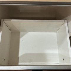 キッチン収納に💖食器棚電子レンジ台兼収納🌱キッチンボード幅59.2cm奥行き44.7cm高さ180.6cm白の画像