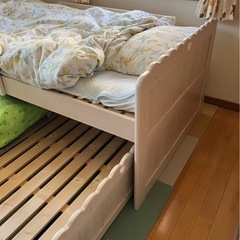 木製2段ベットの画像