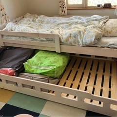 木製2段ベットの画像