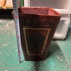 エモいゴミ箱の画像