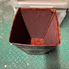 エモいゴミ箱の画像