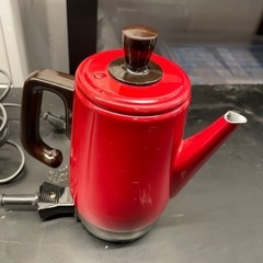 【中古】¥500 電気ポット　コーヒーやお茶入れに　0.5
リットル【IJ64】の画像