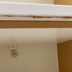 木製食器棚の画像