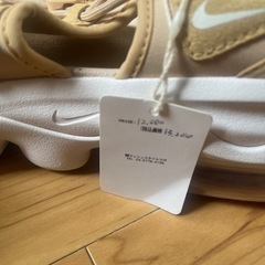 【新品】NIKEエアマックスココ ベージュ 25cmの画像