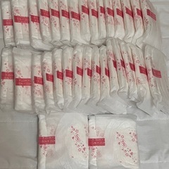 ‼️超お買い得 138枚セット販売‼️ 未使用品 夜用 / 昼用 生理用ナプキン 大容量セット販売の画像