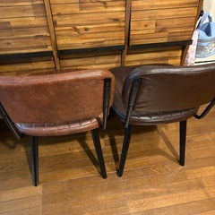 ニトリ、椅子二脚の画像