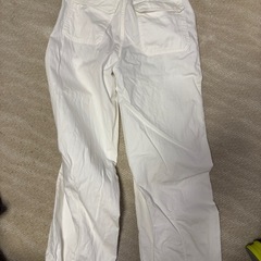 【最終価格】GU　パンツ XS ホワイトの画像