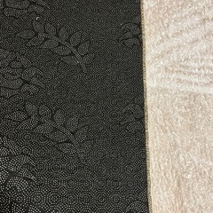 ベージュ　模様　ラグの画像