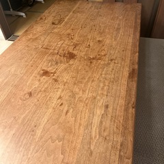 ダイニングテーブルの画像