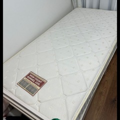 無料　シングルベッド　マットレス付きの画像