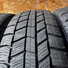 バリ山　NORTH TREK N5 155/65R13 スタッドレス　タイヤ　2022年製　13インチの画像