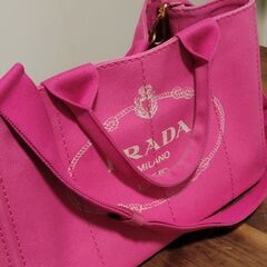 PRADA カナパ Mサイズの画像