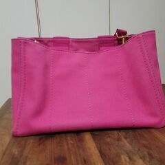 PRADA カナパ Mサイズの画像