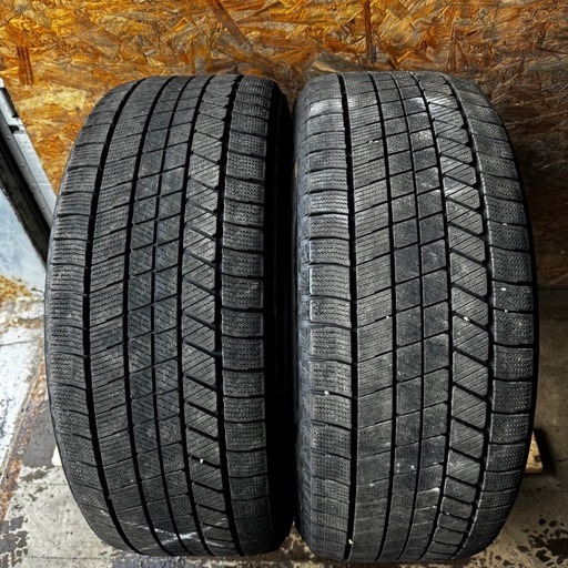 バリ山　BRIDGESTONE ブリヂストン　ブリジストン　VRX3 225/50R18 スタッドレス　タイヤ　2023年製　18インチ　２本