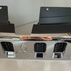 【美品】三菱デリカD5 フロントグリルの画像