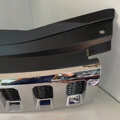 【美品】三菱デリカD5 フロントグリルの画像
