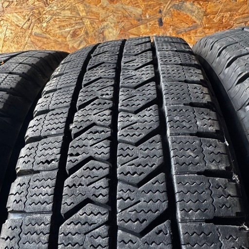 バリ山　BRIDGESTONE ブリヂストン　ブリジストン　W989 195/75R15 109/107N LT スタッドレス　タイヤ