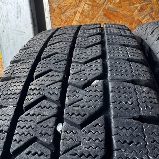 バリ山　BRIDGESTONE ブリヂストン　ブリジストン　W989 195/75R15 109/107N LT スタッドレス　タイヤ