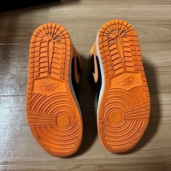 AIR JORDAN1 MID SE ブラック/ビビッドオレンジの画像
