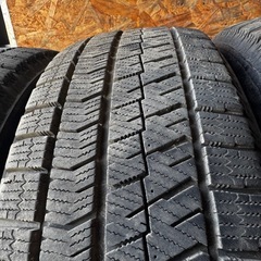 バリ山　BRIDGESTONE ブリヂストン　ブリジストン　VRX2 205/60R16 スタッドレス　タイヤ　2020年製　16インチの画像